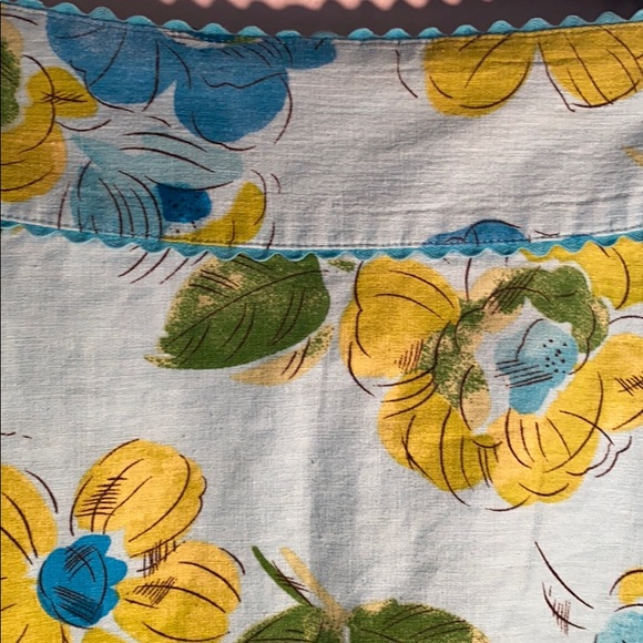 Pretty side zip lined Liz Claiborne skirt - Picture 2 of 5